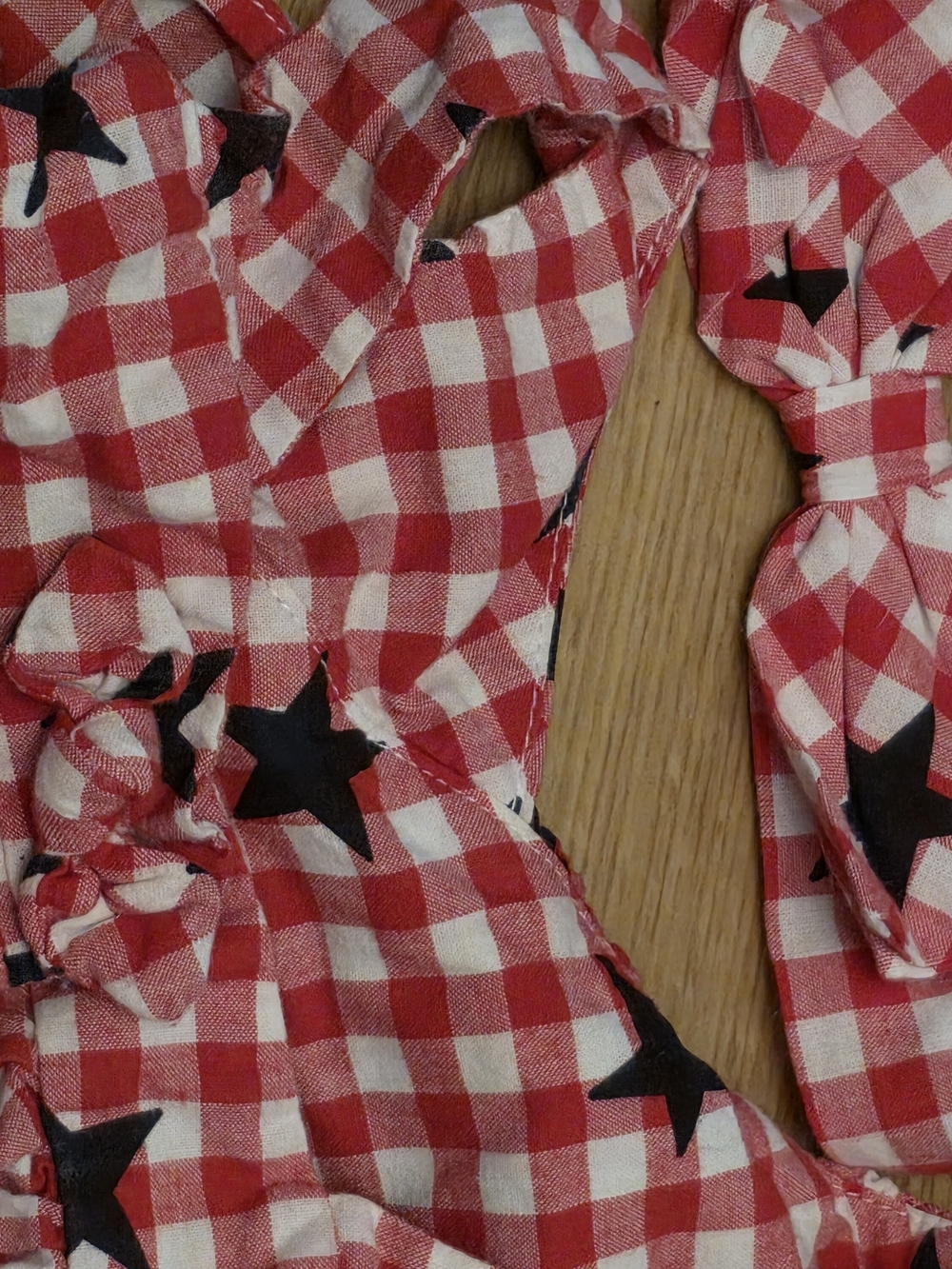 Cat & Jack Red and White Gingham Baby Romper with Black Star Accents 6-9M - Picture 7 of 12
